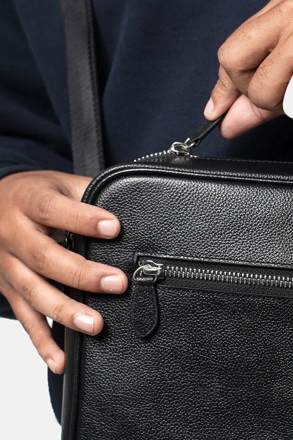 Finesse Odyssey Messenger Bag - Finesse Lifestyle