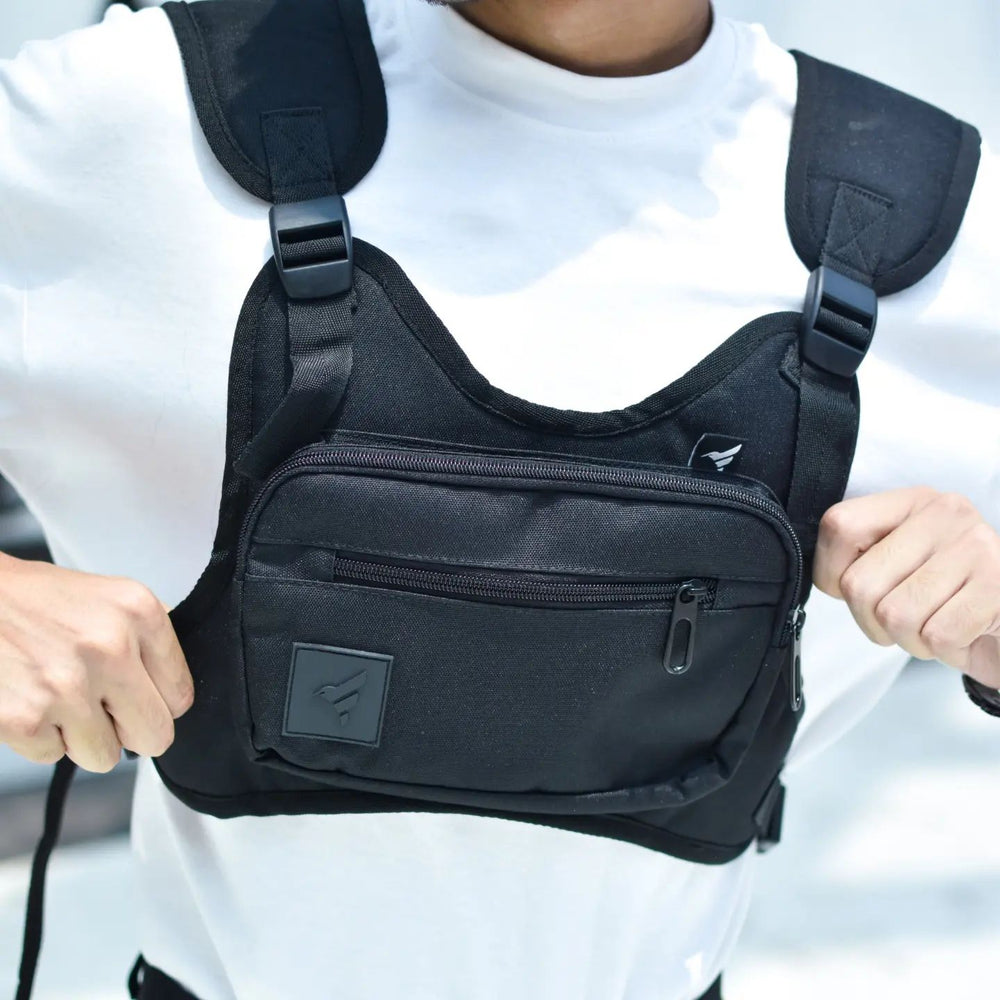 Finesse Lightweight Chest Bag With Reflective print