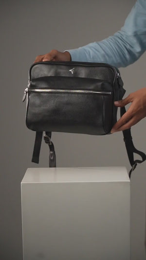Finesse Meridian Messenger Bag