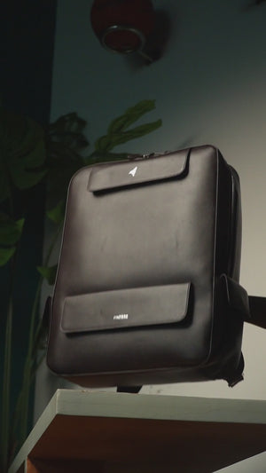 Finesse Signature Classic Leather Backpack